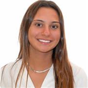 Universitaria para clases particulares a niños